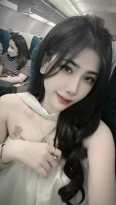 L.V Bistro K 妹子